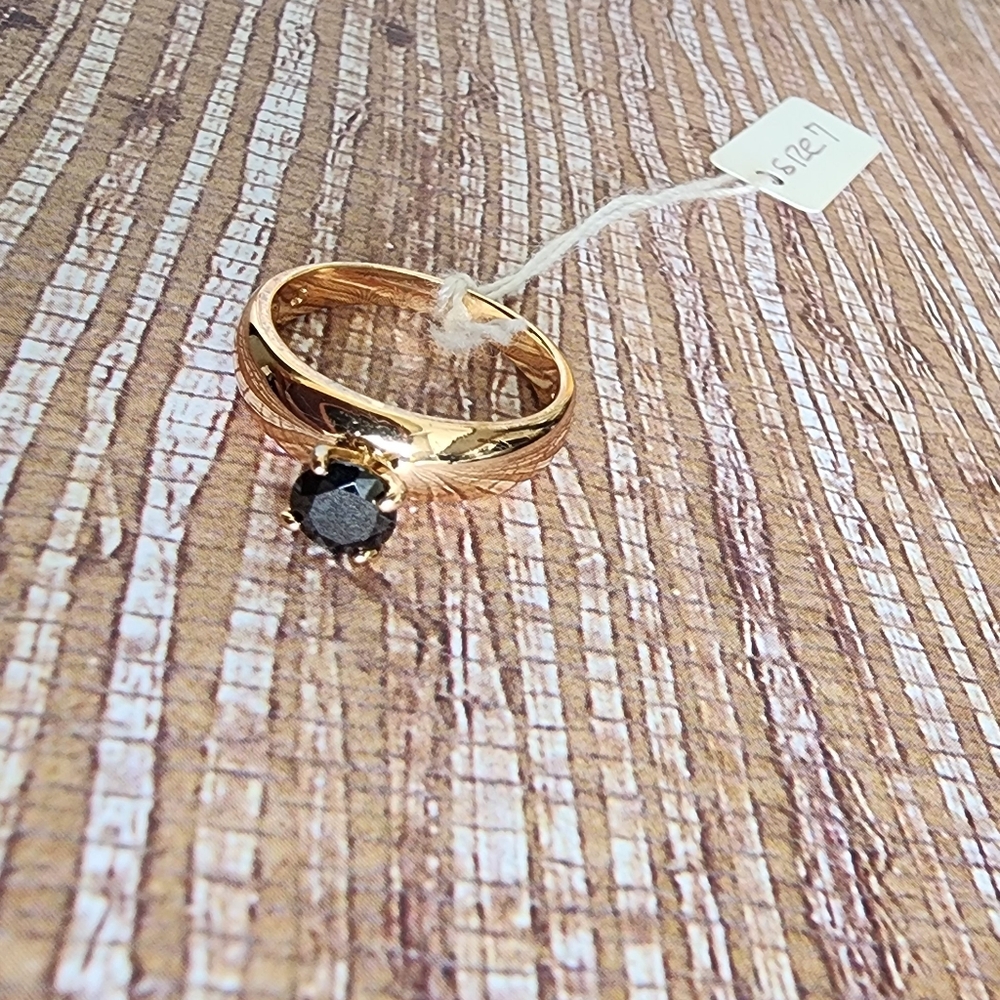 Elegant Gold Ring with Black Stone - Picture 1 of 7
